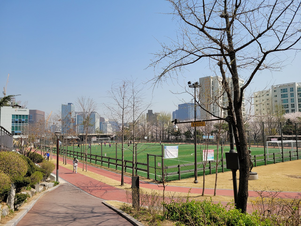 更是团队精 更是团队精